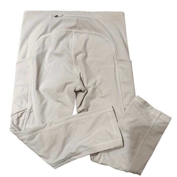 Lululemon All The Right Places High Rise Crop White, size 6 Great Condition - Picture 9 of 9